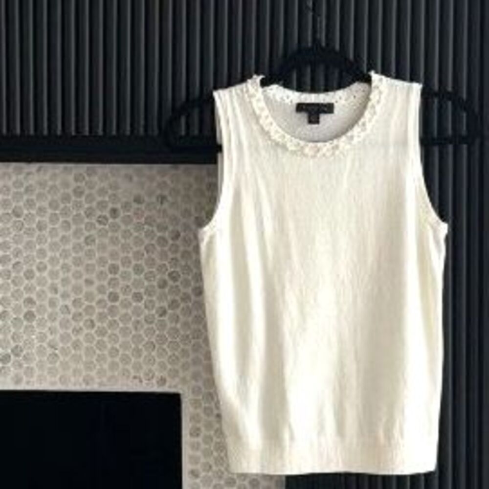 Ann Taylor Pearl Embellished Sweater Tank Ivory Cream NWOT Size XS Fall Layering